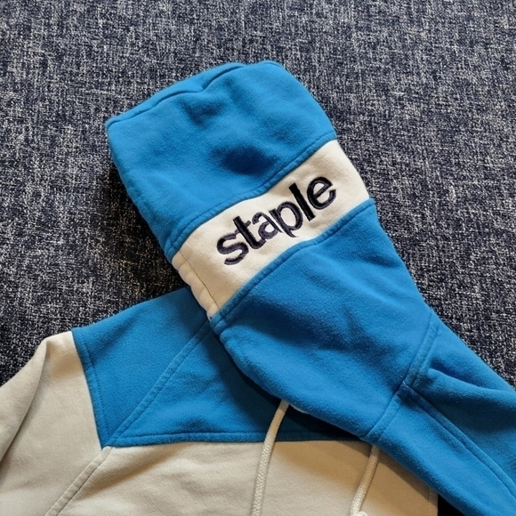 Staple Penguin 🐧 Kids Hoodie - Picture 4 of 8